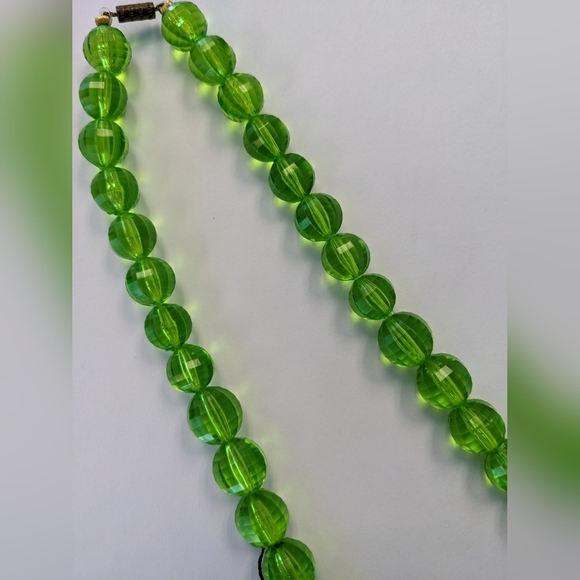 NOS NWT FIFTH AVE. GORGEOUS GREEN FACETED NECKLACE - Picture 10 of 12